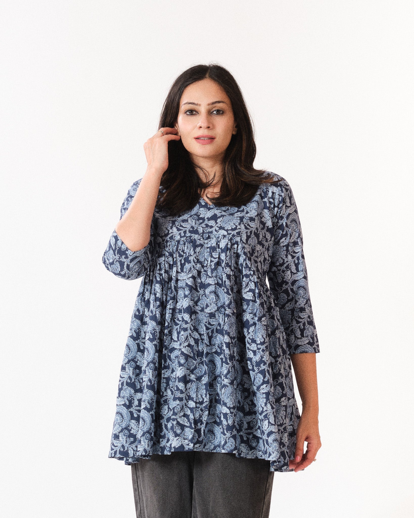 savya β short top