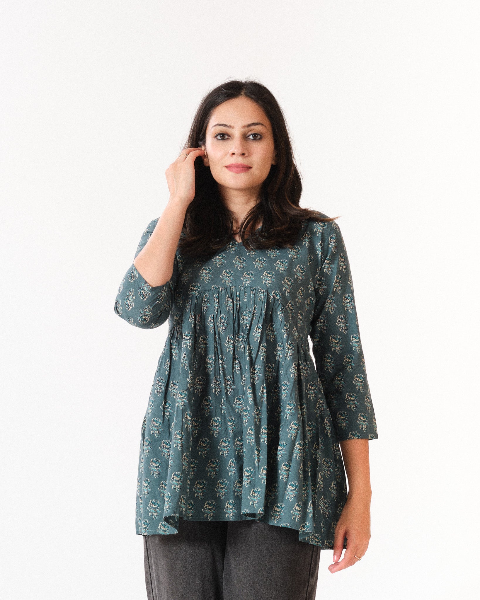 kashvi β short top