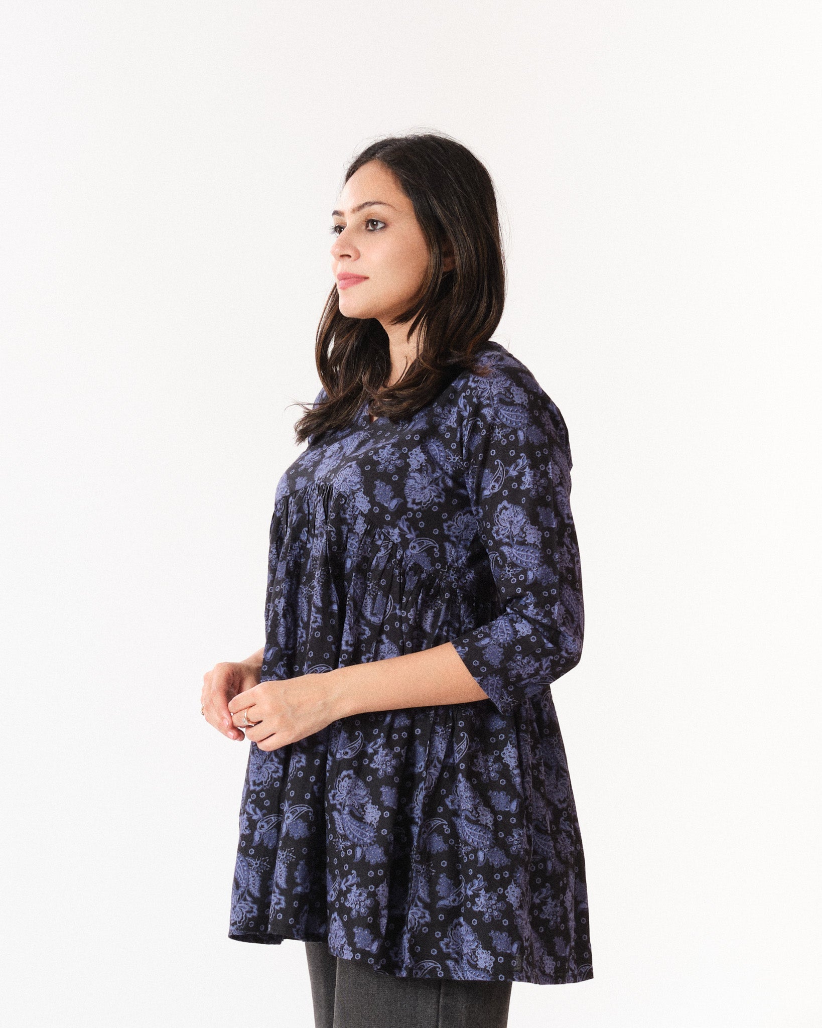 dhwani β short top