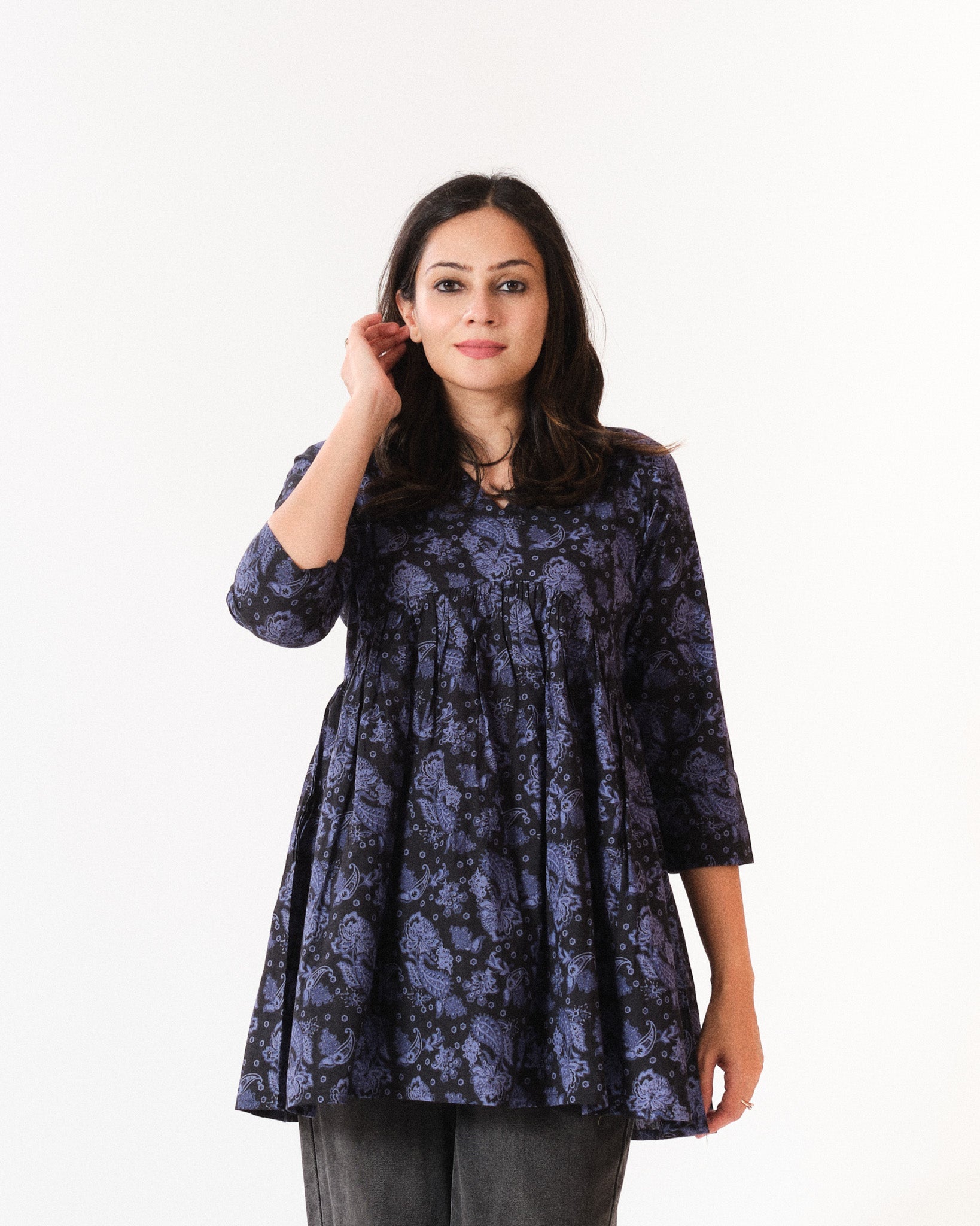dhwani β short top
