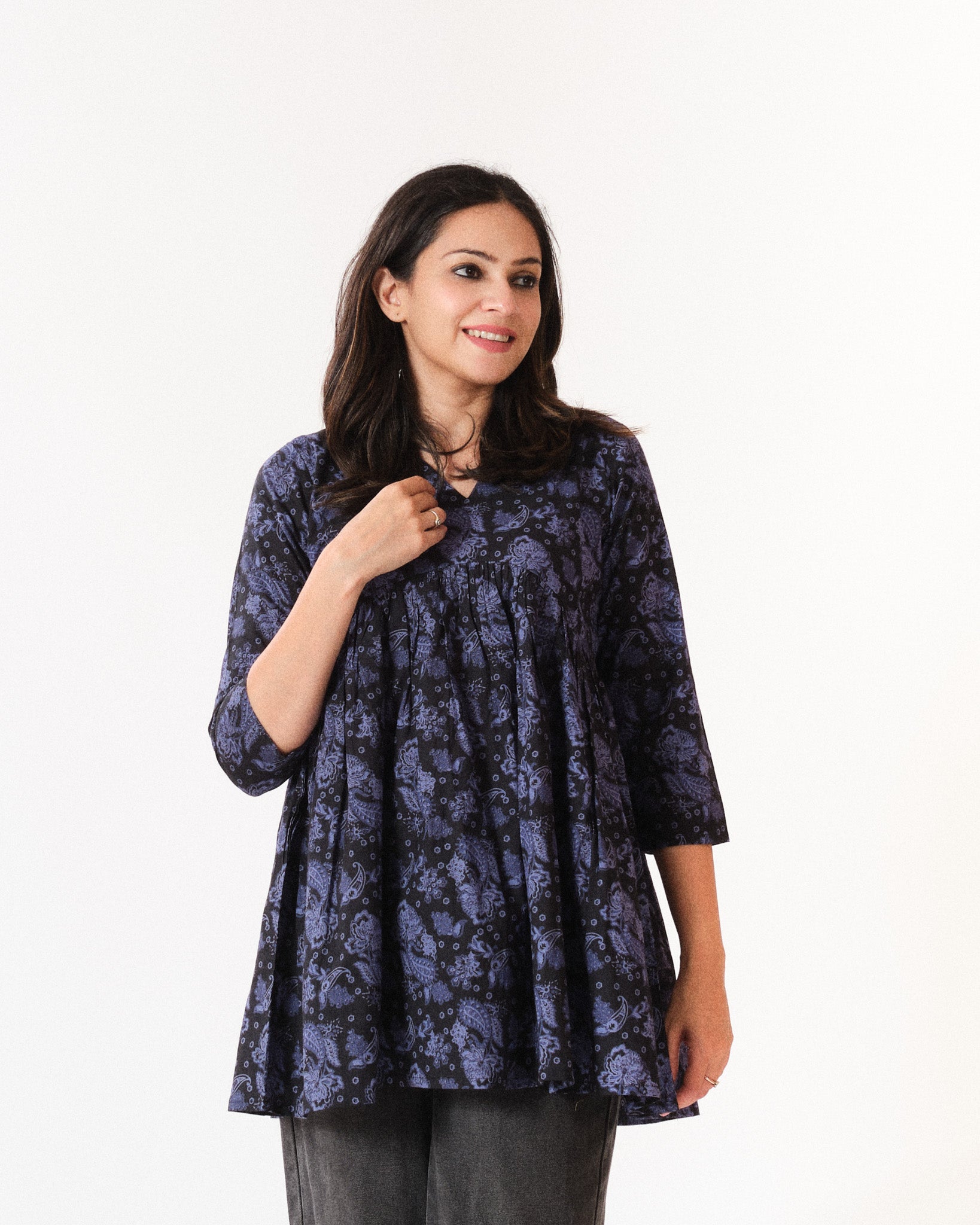 dhwani β short top