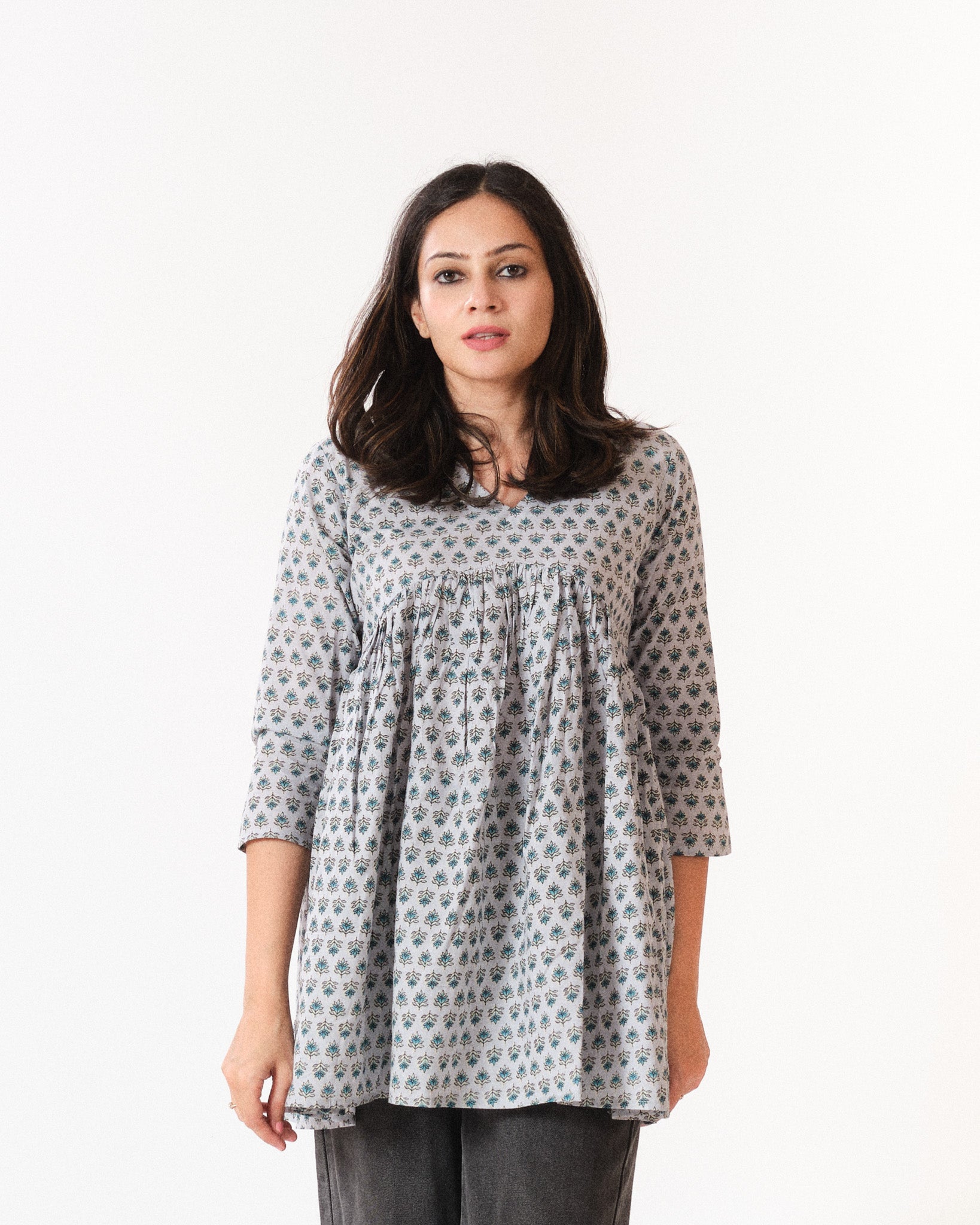 dhriti — short top