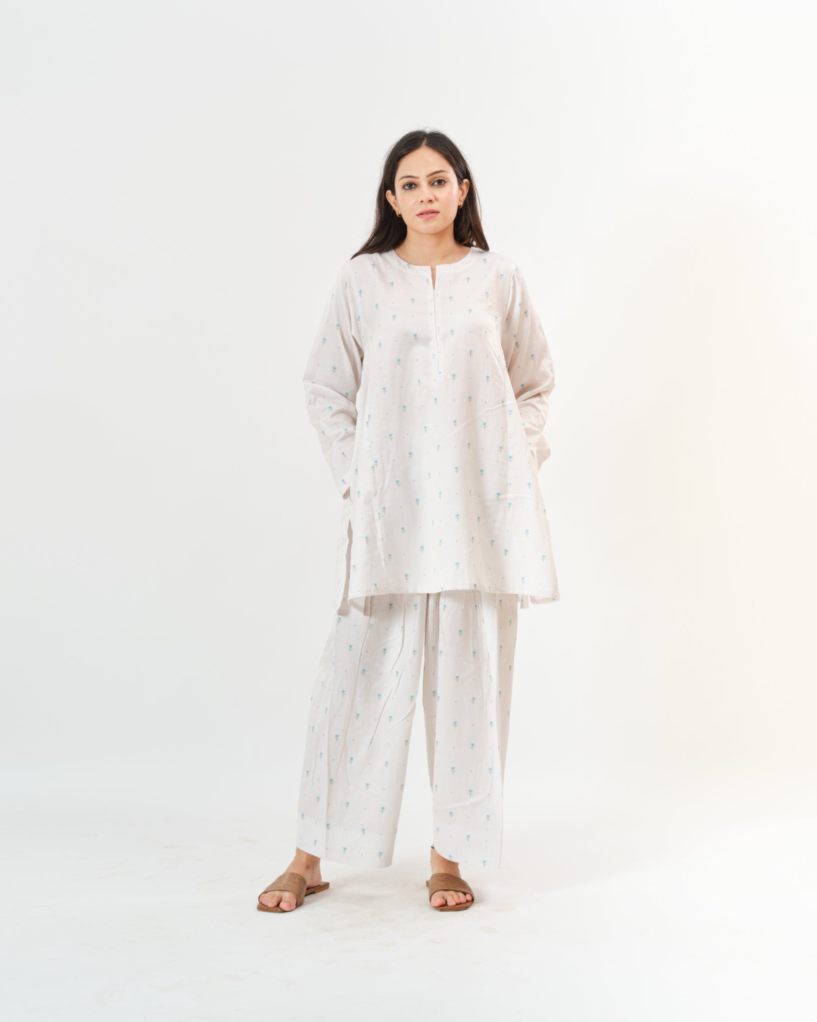 aparna β kurta & pants