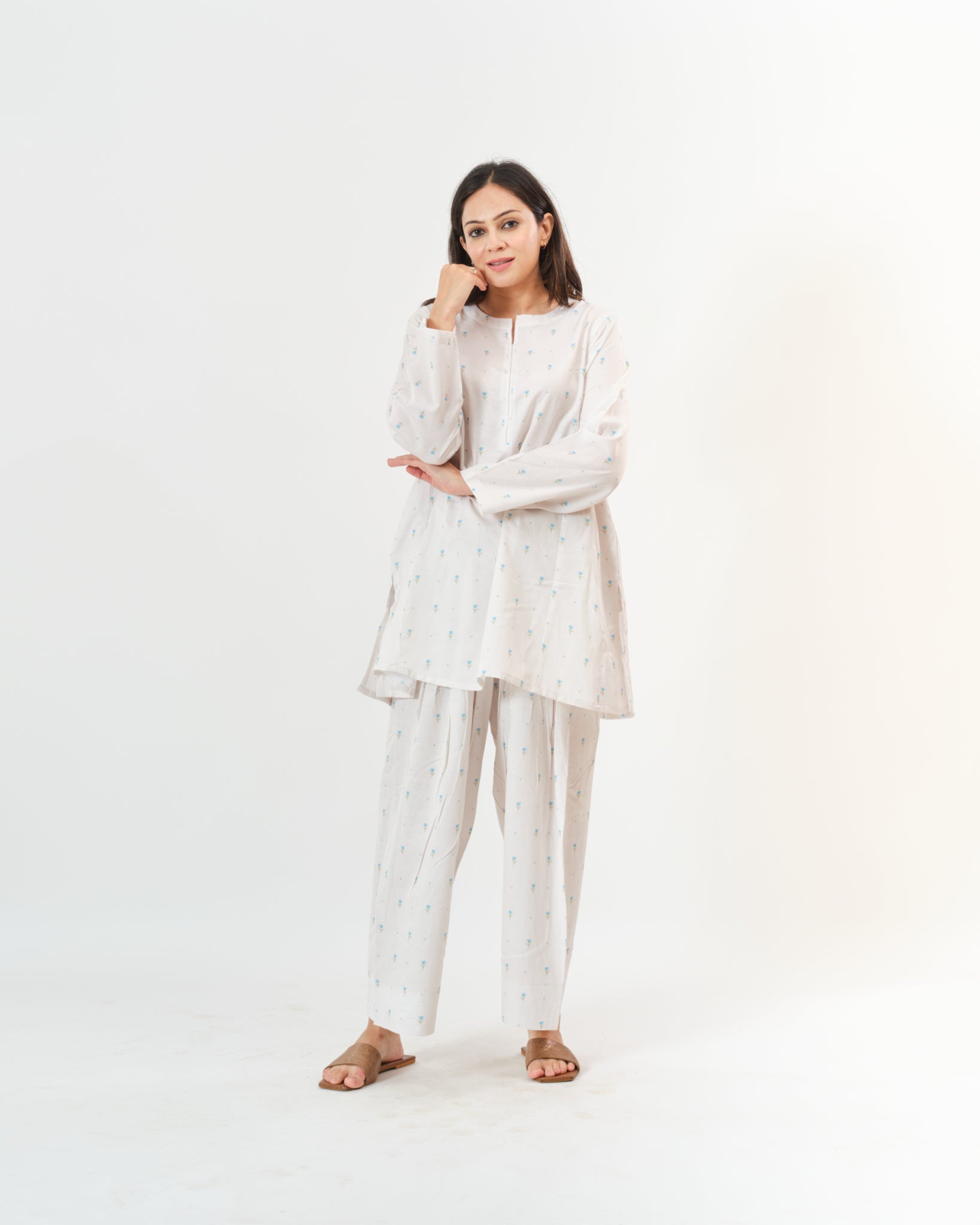aparna β kurta & pants
