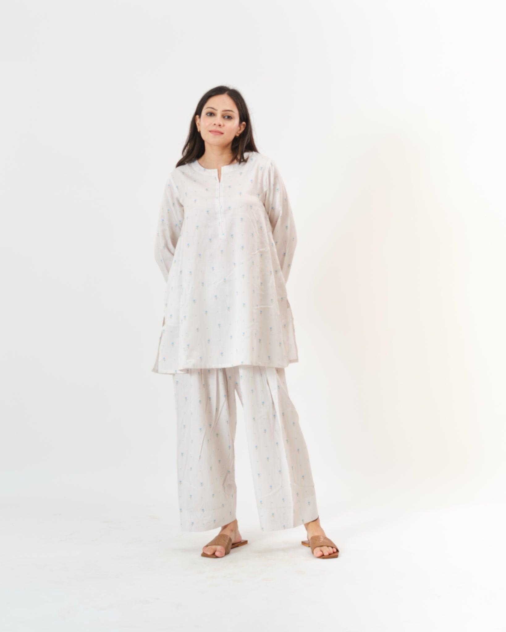 aparna β kurta & pants