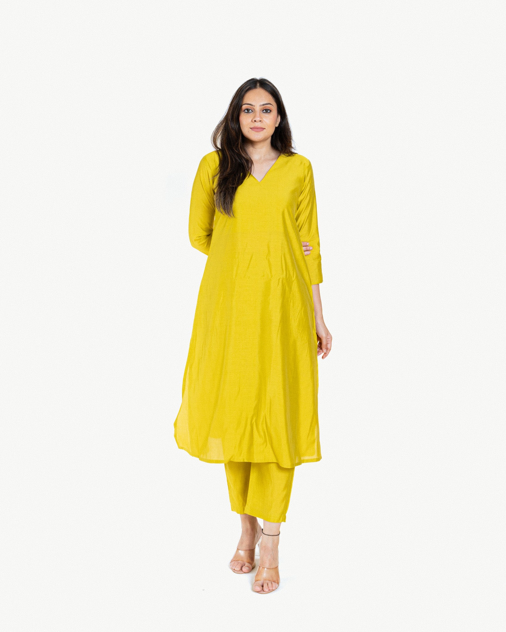 saga β kurta & pants