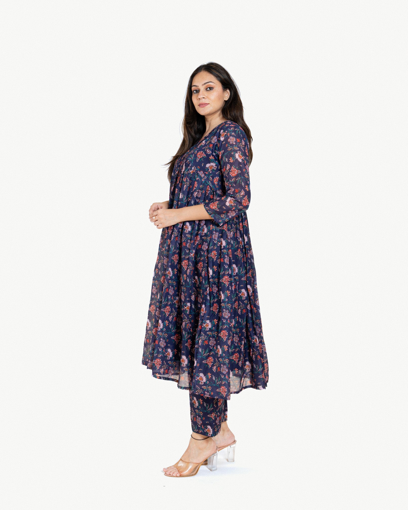 devi β kurta & pants
