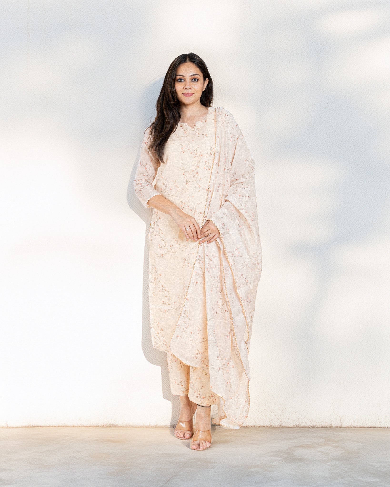aarohi β kurta, pants & dupatta