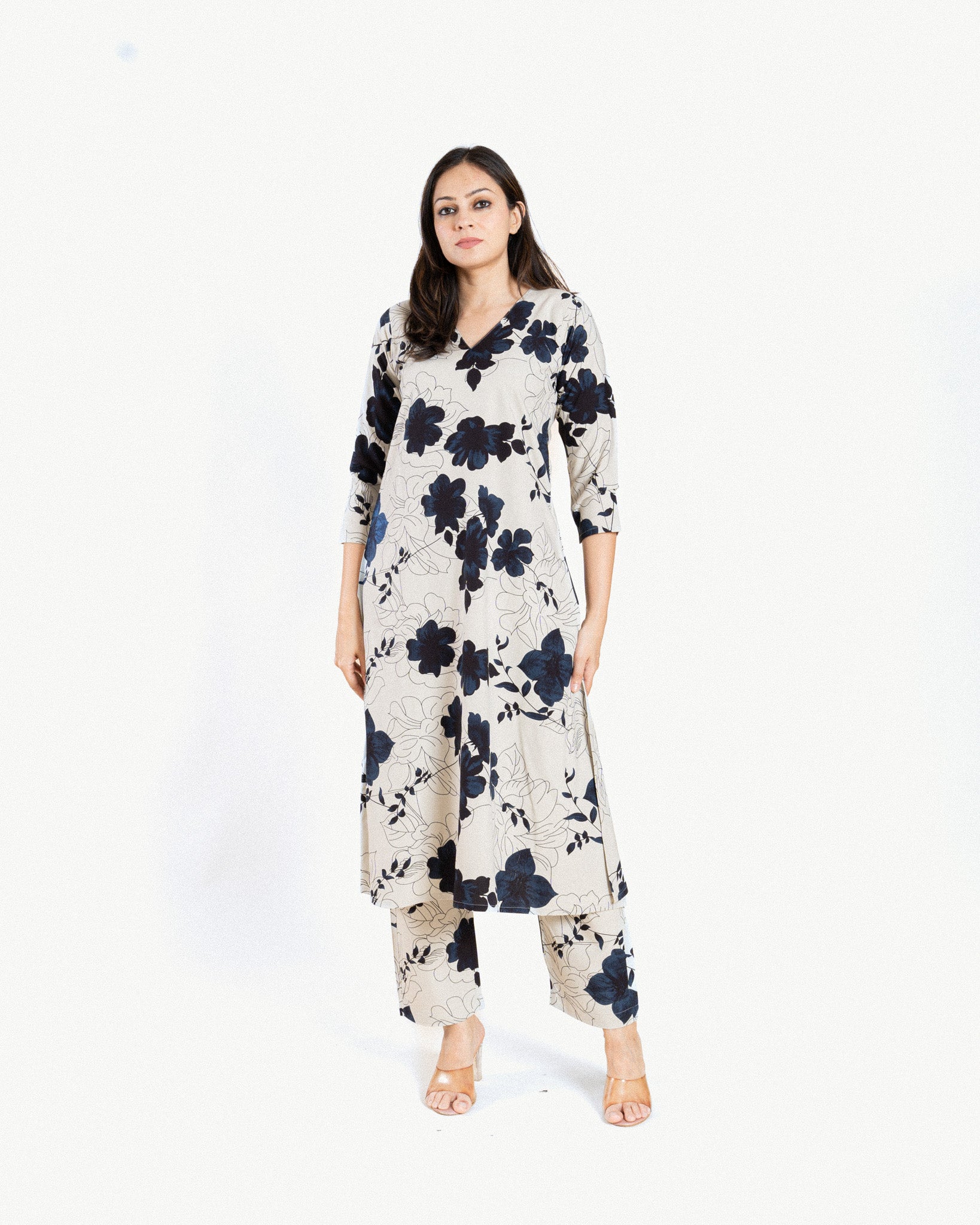 miku β kurta & pants