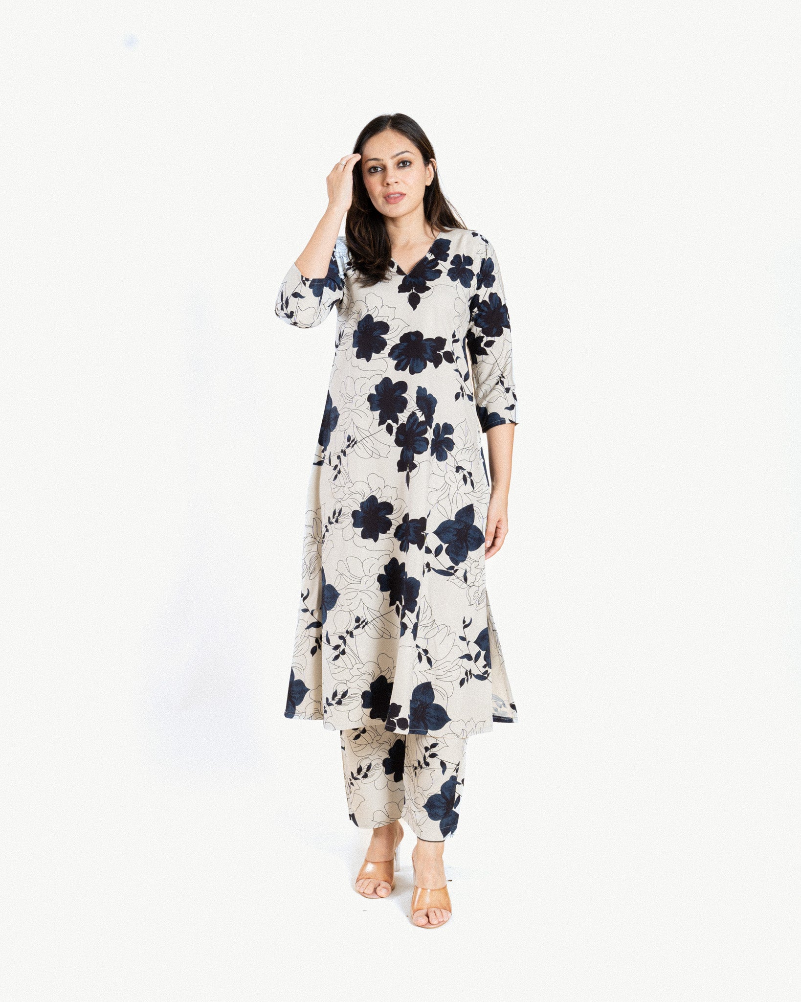 miku β kurta & pants