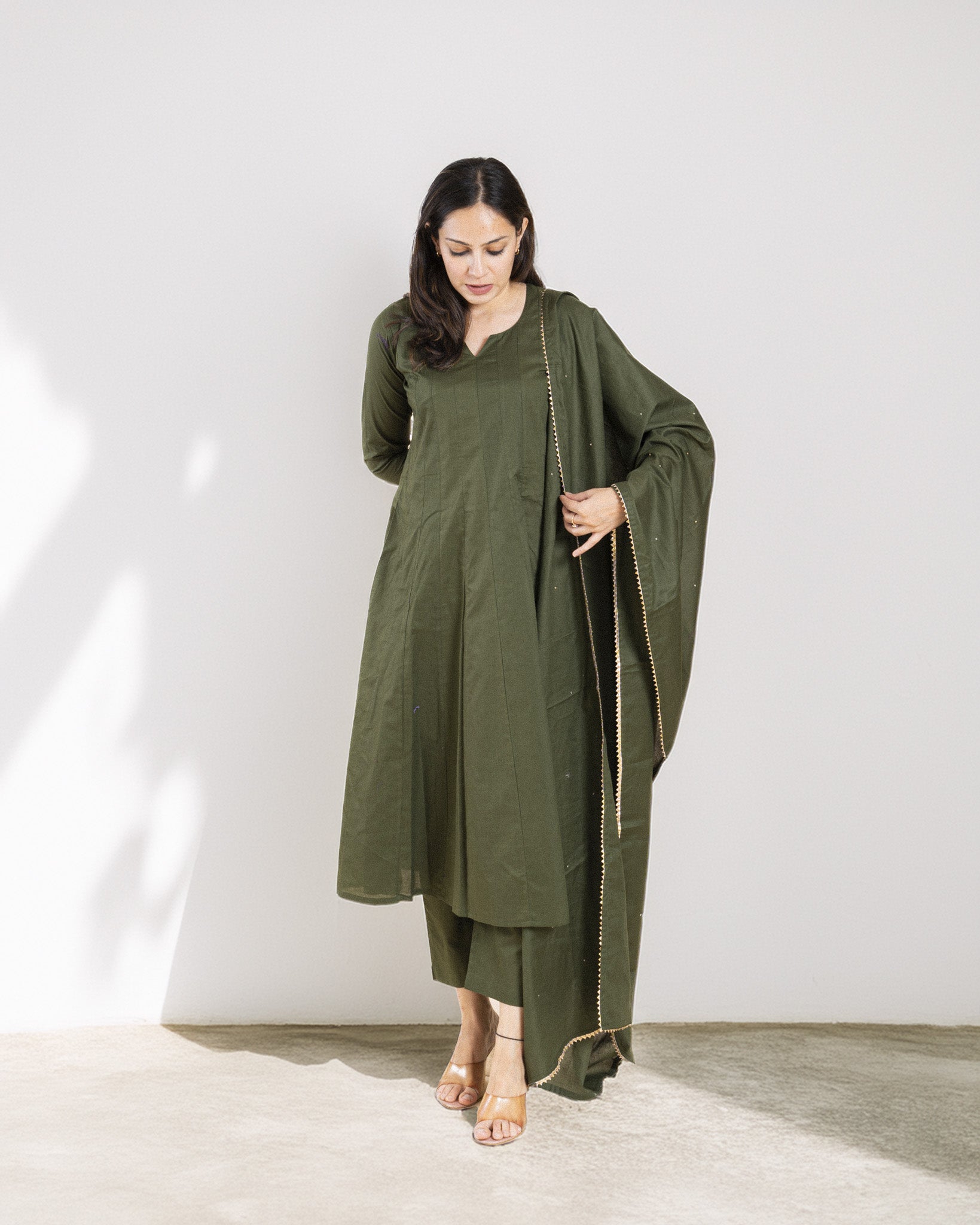 kritika β kurta, pants & dupatta