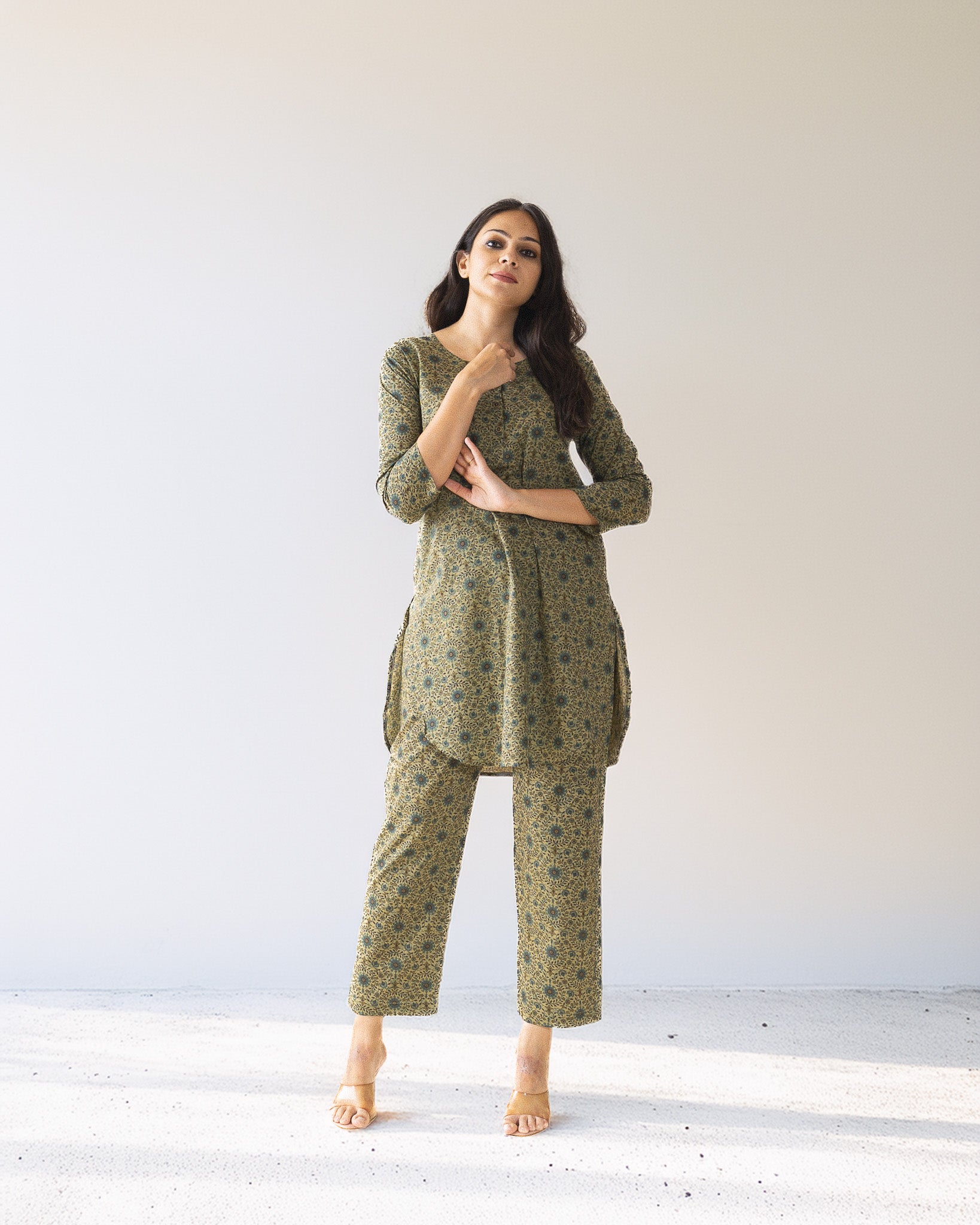 raasa β kurta & pants