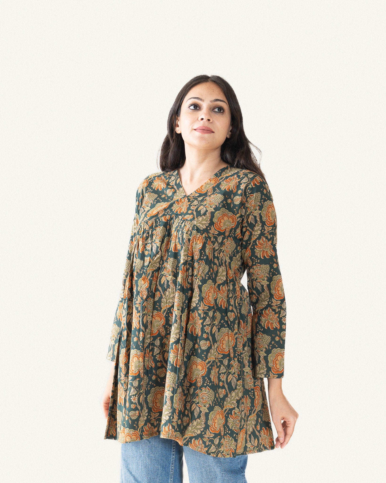 anushka β short kurta