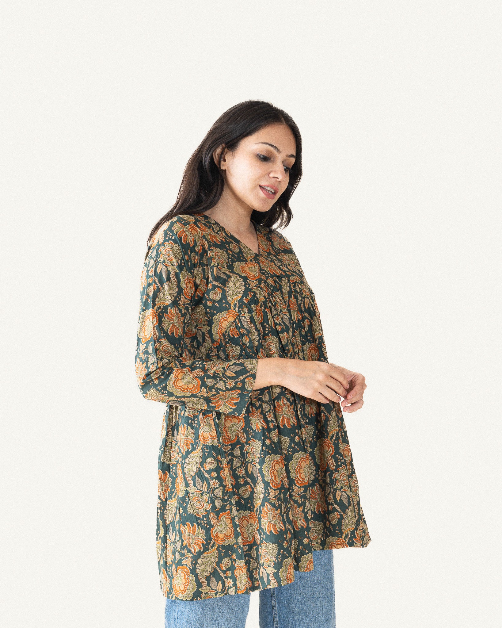 anushka β short kurta