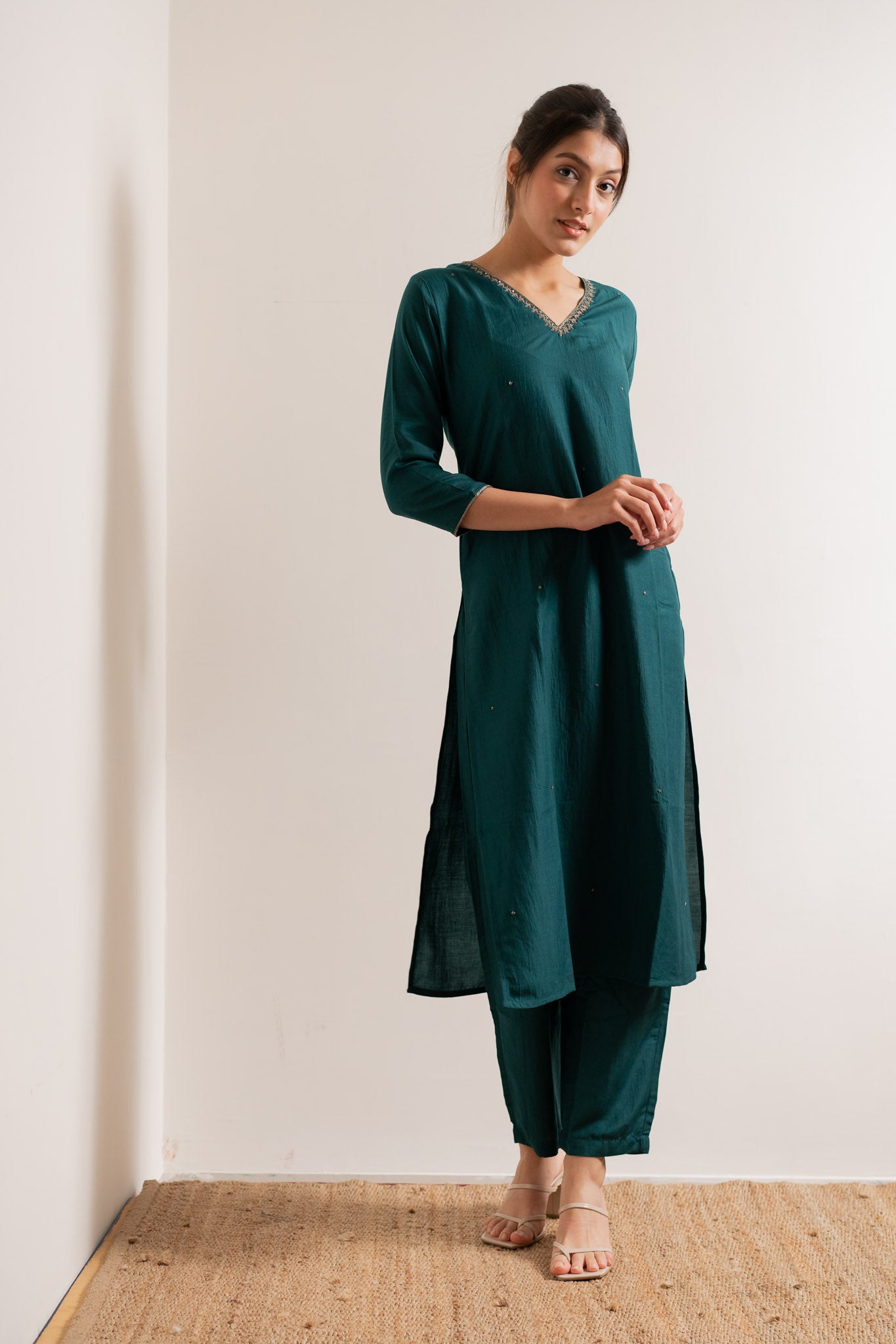 Aks • Kurta, Pants & Dupatta