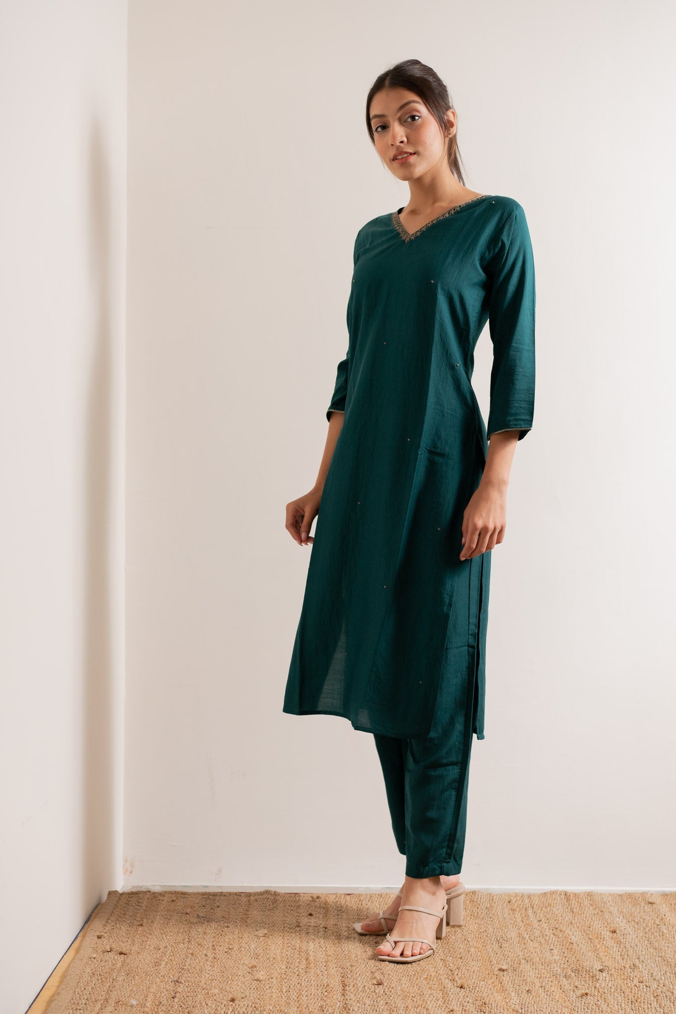 aks — kurta, pants & dupatta