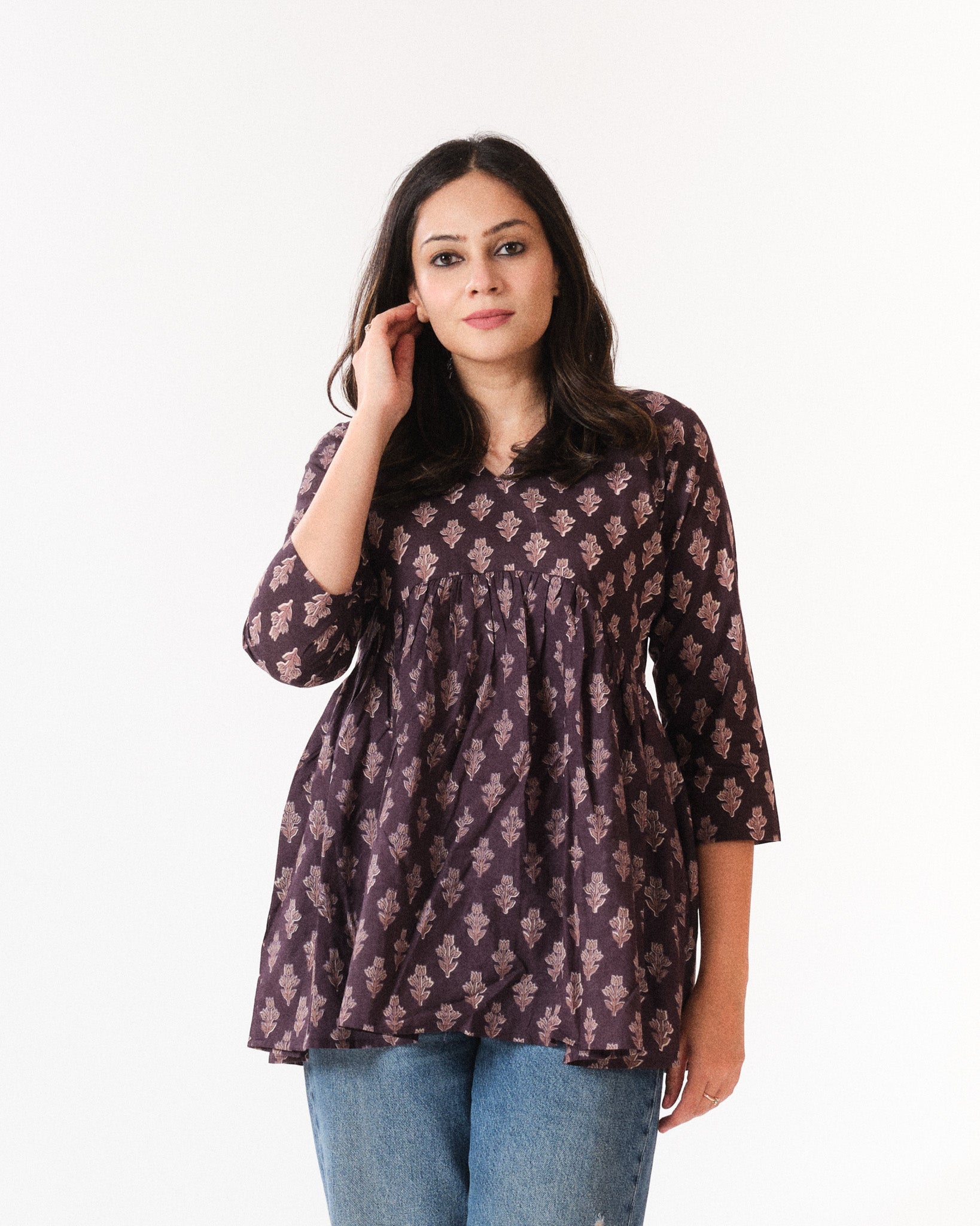 aria — short top