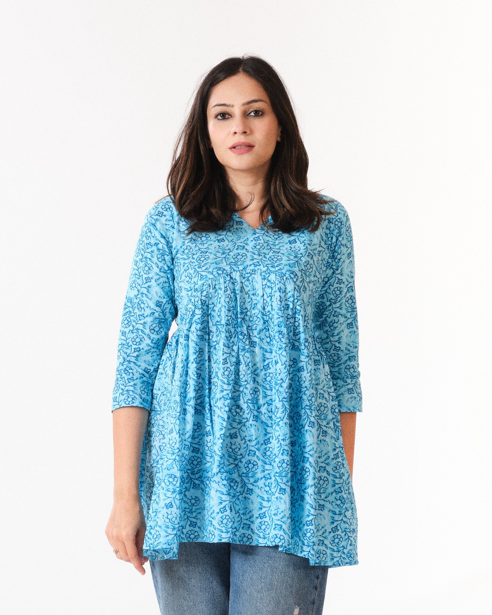 tapsee — short top