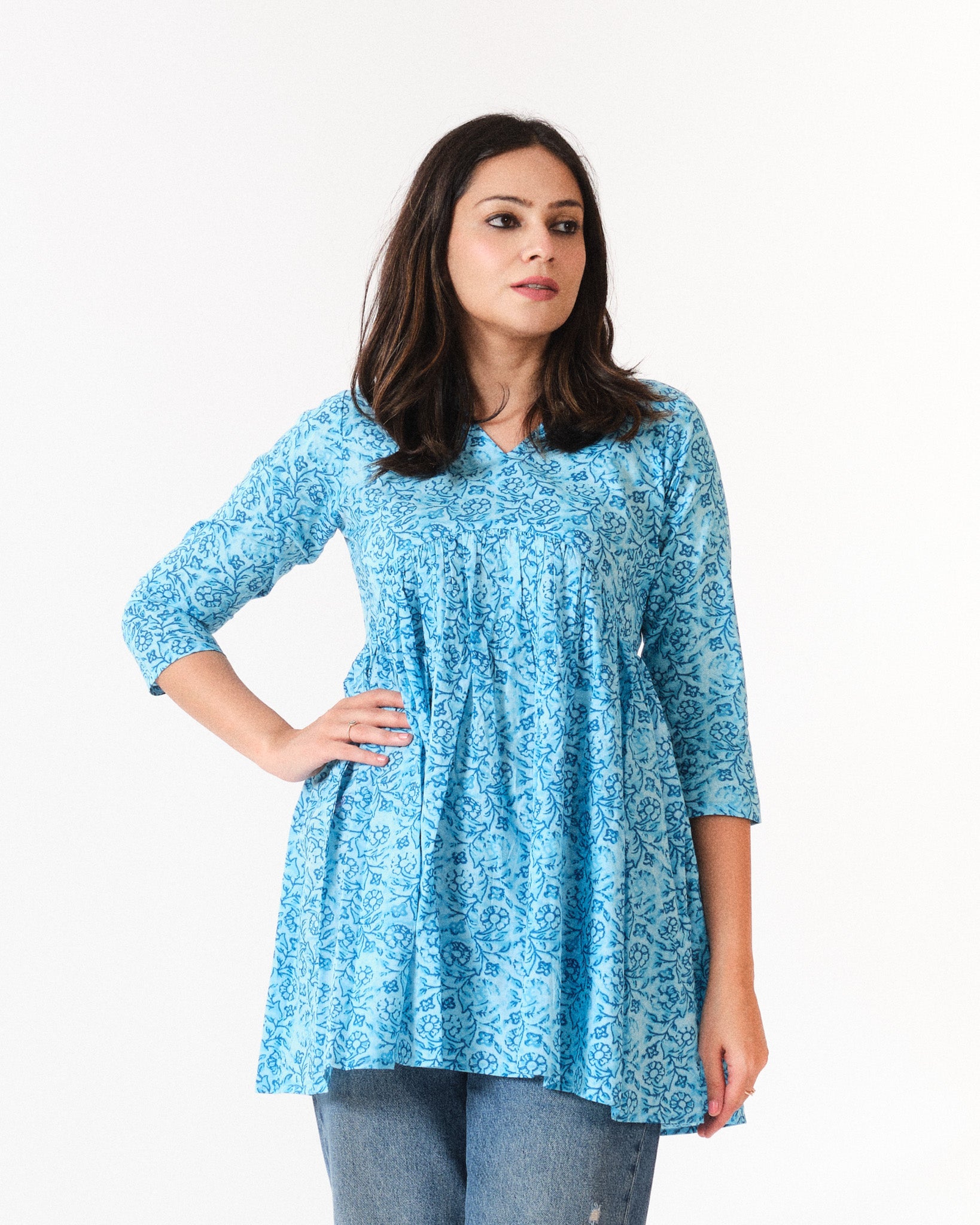 tapsee — short top