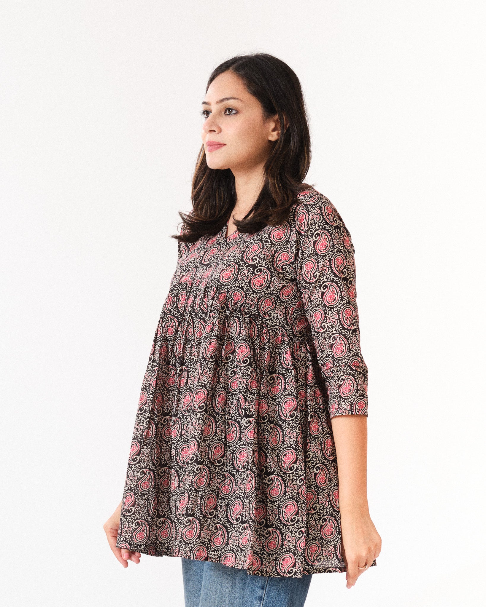 suhana — short top