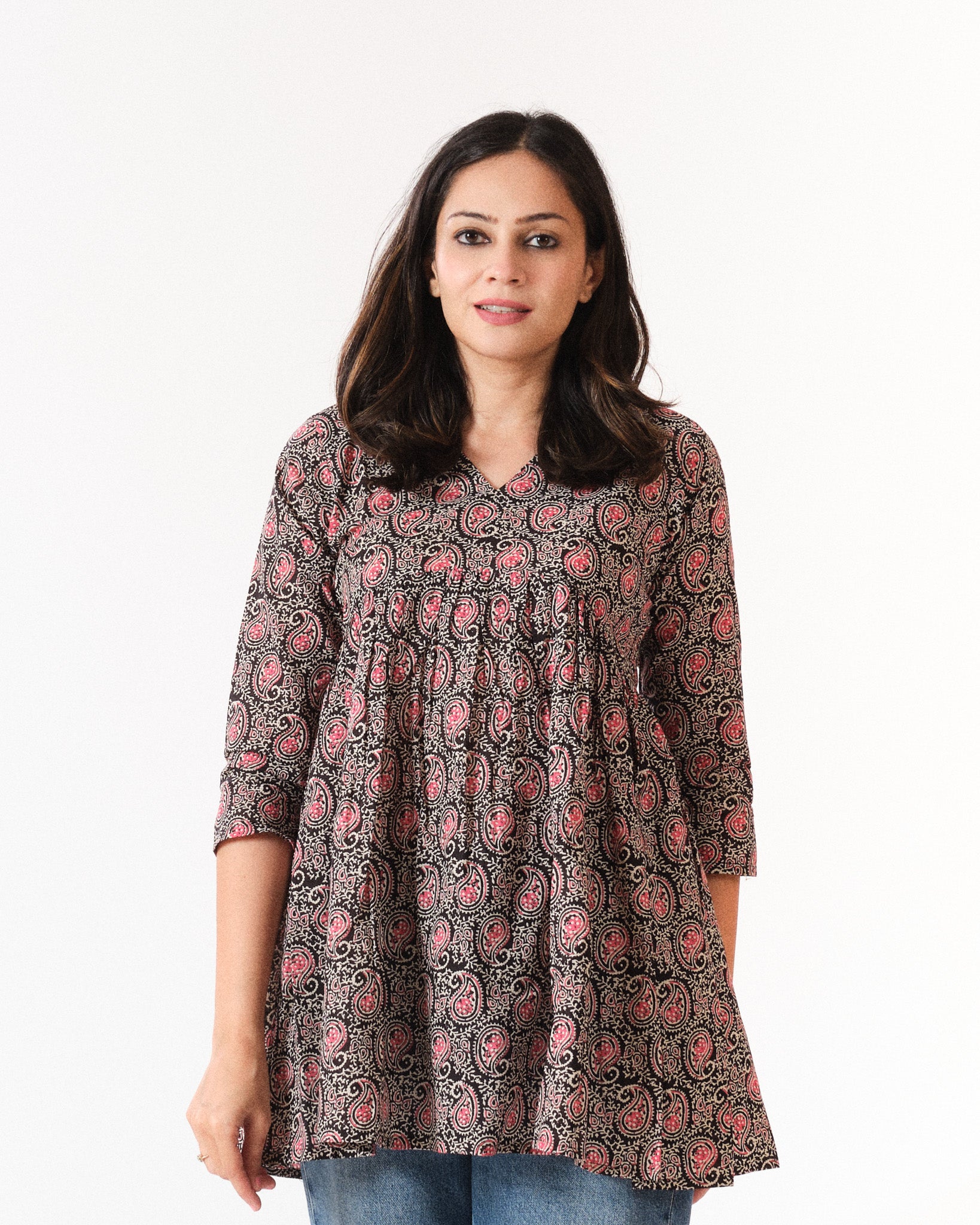 suhana — short top