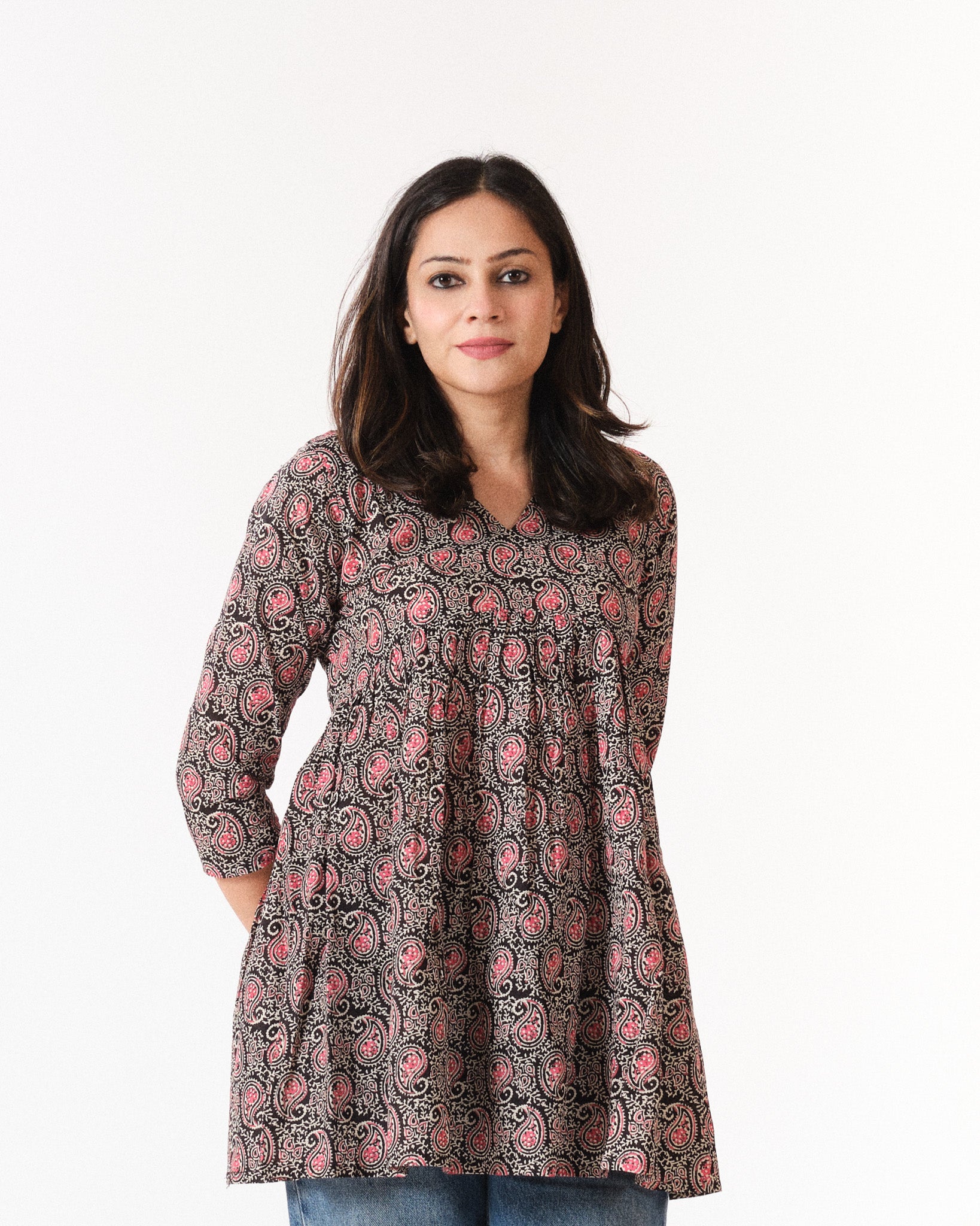 suhana — short top