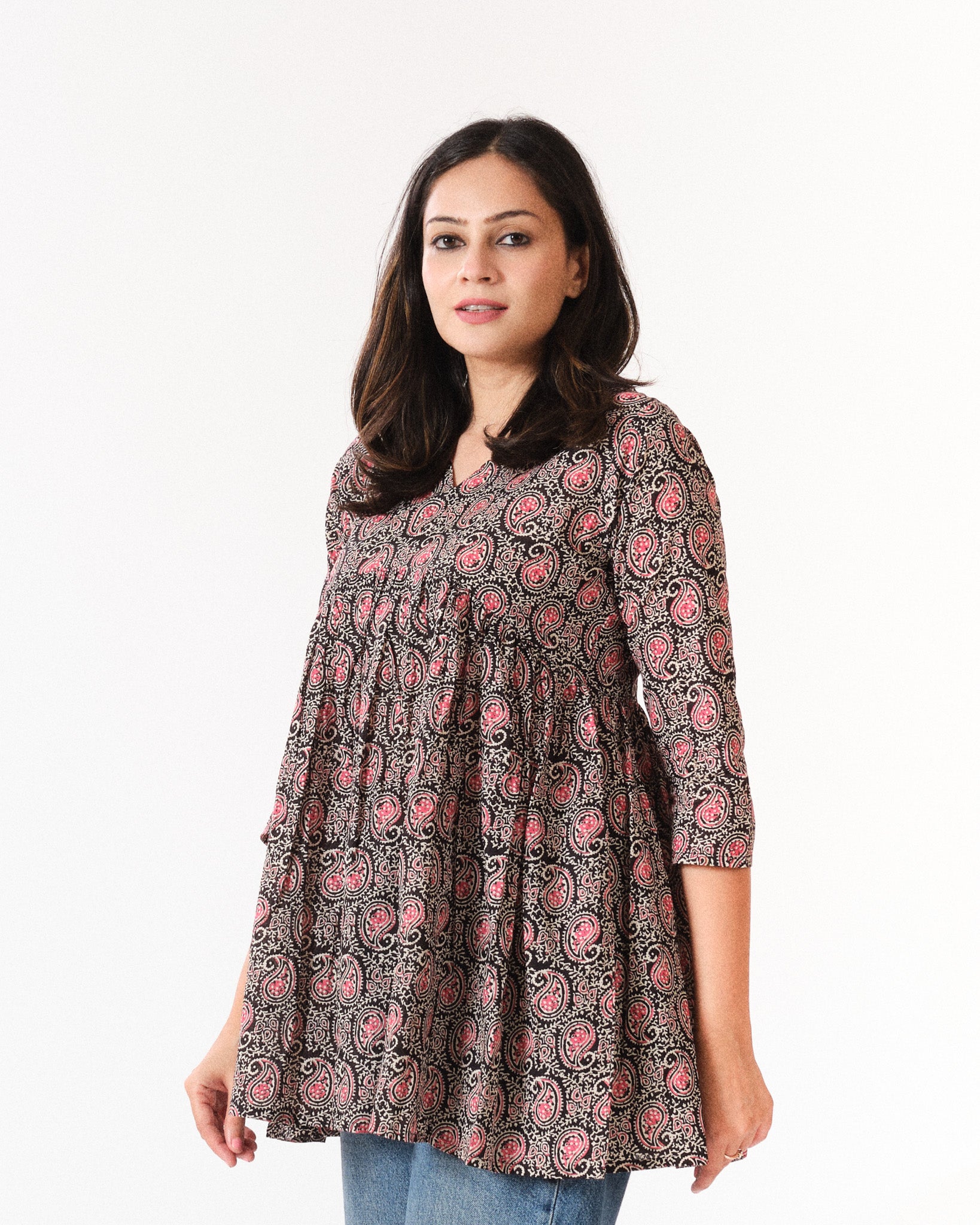 suhana — short top