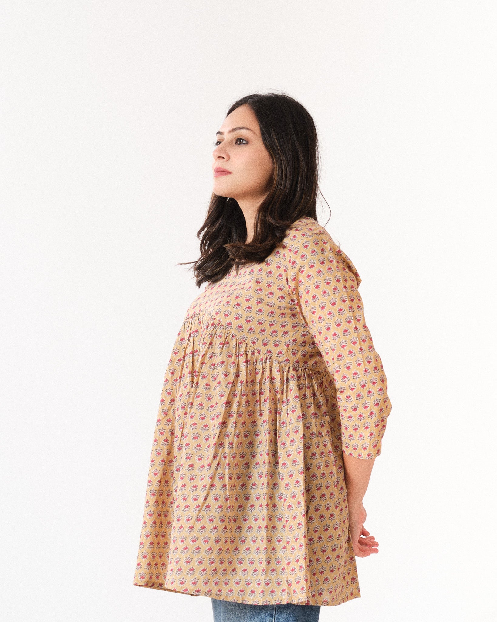 sanaya — short top