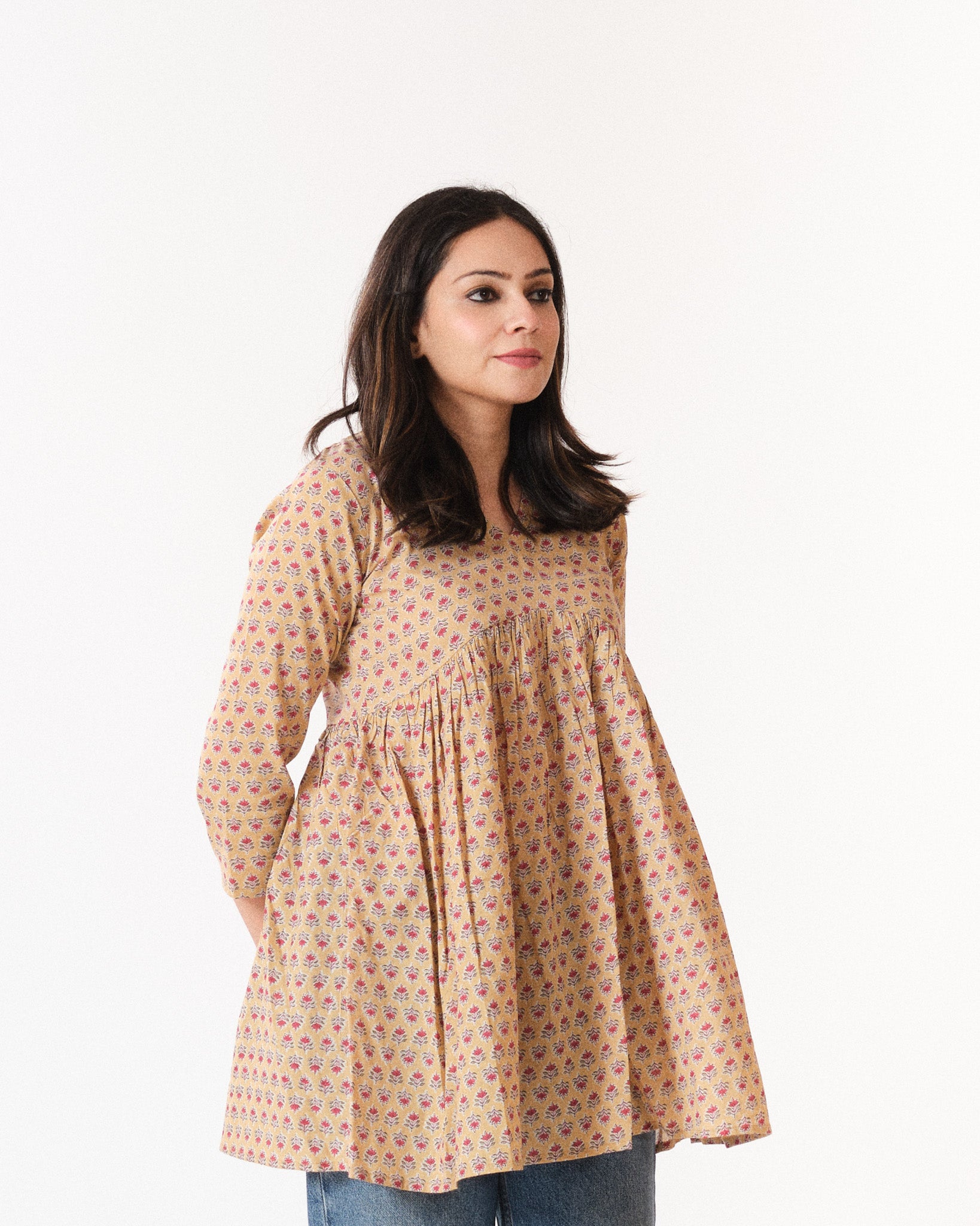 sanaya — short top