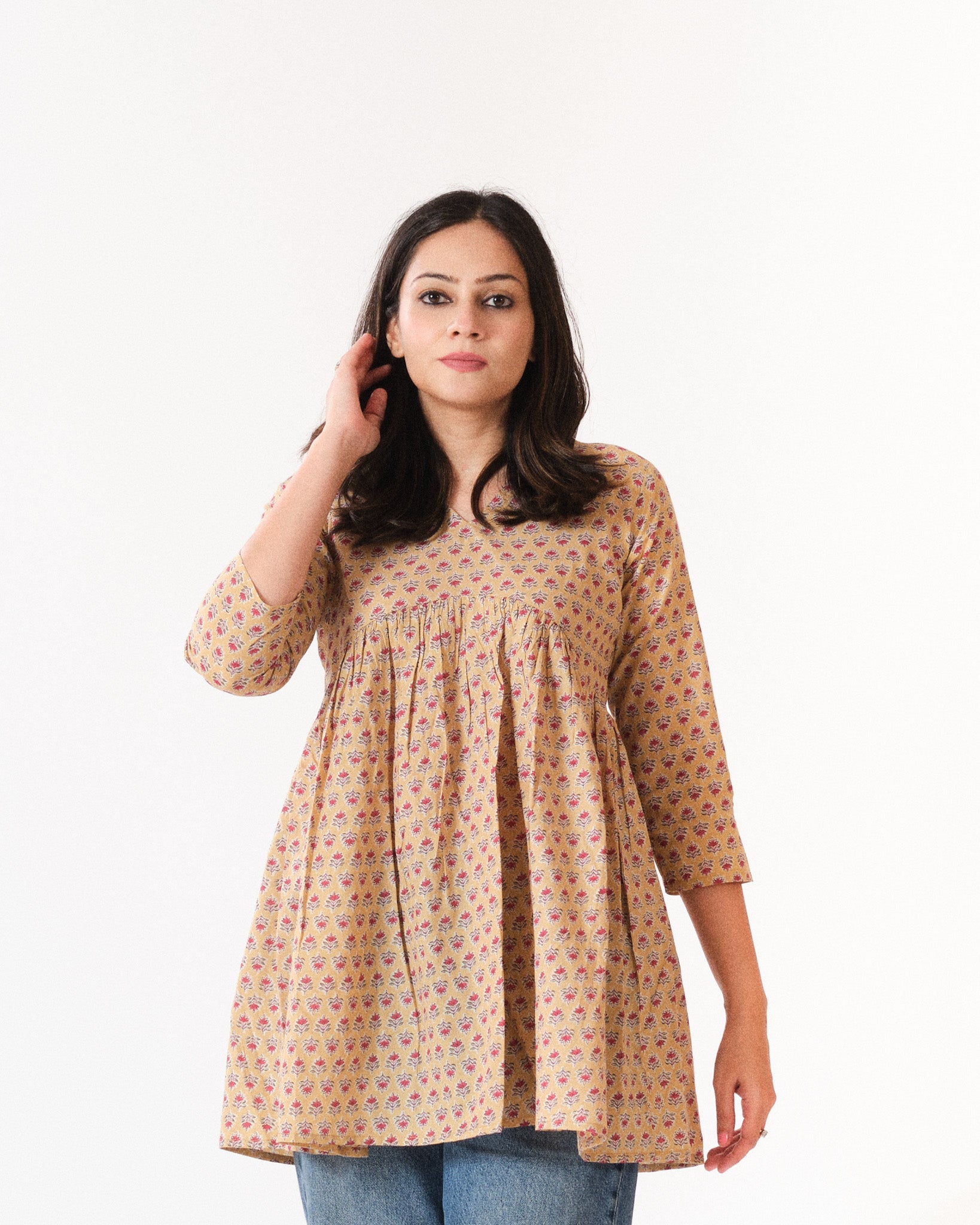 sanaya — short top