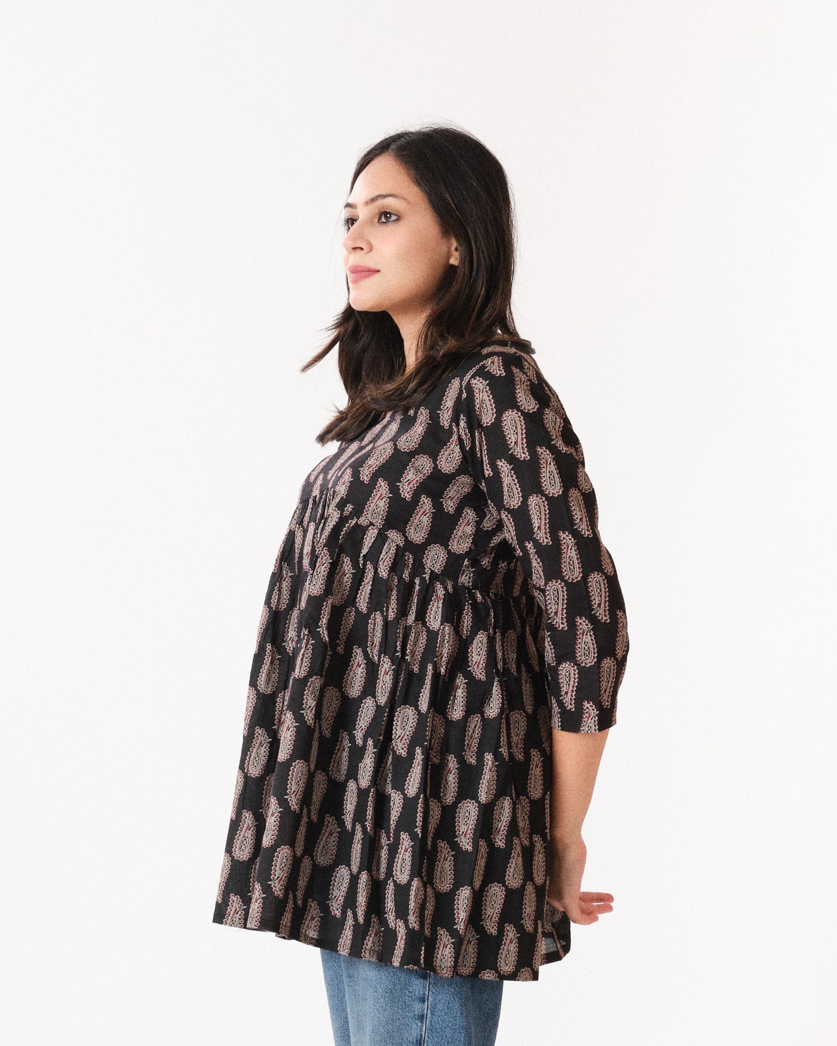 anika — short top