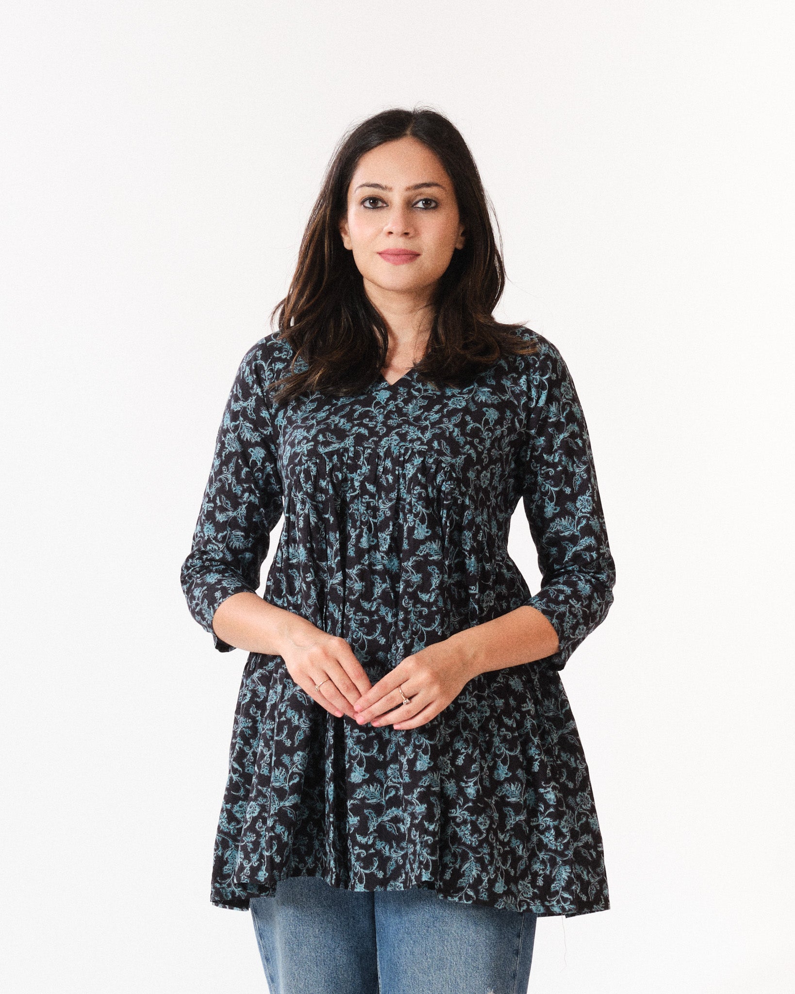 vidhi — short top