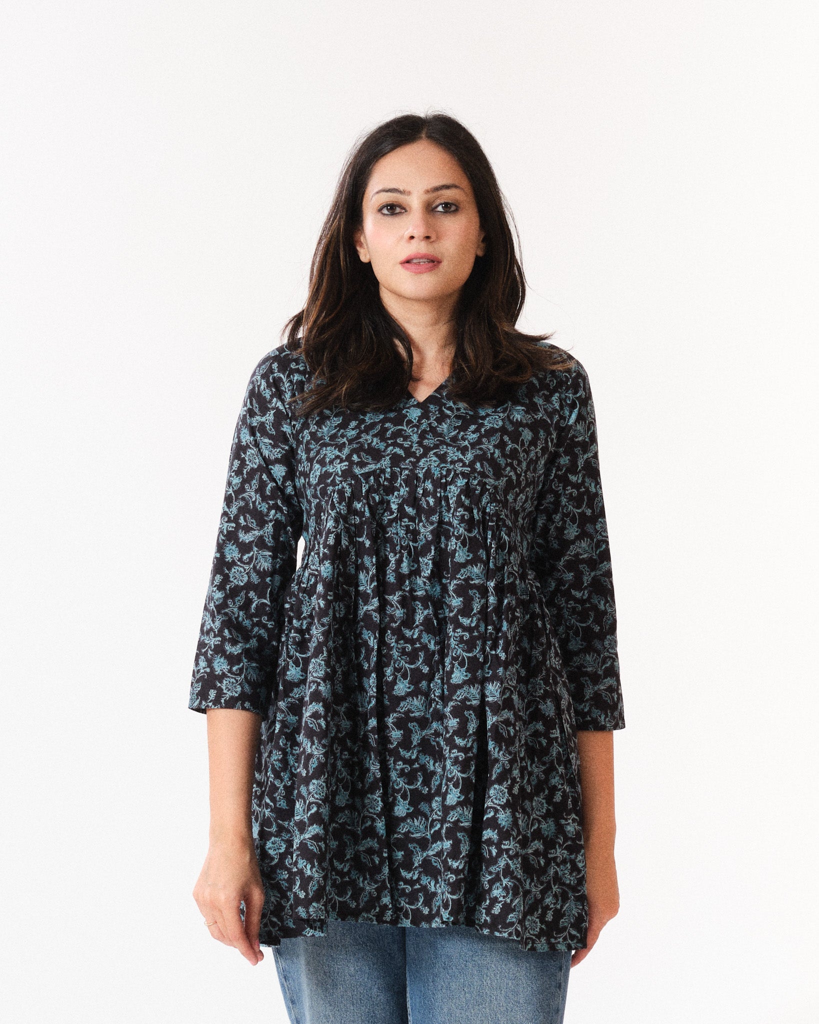 vidhi — short top