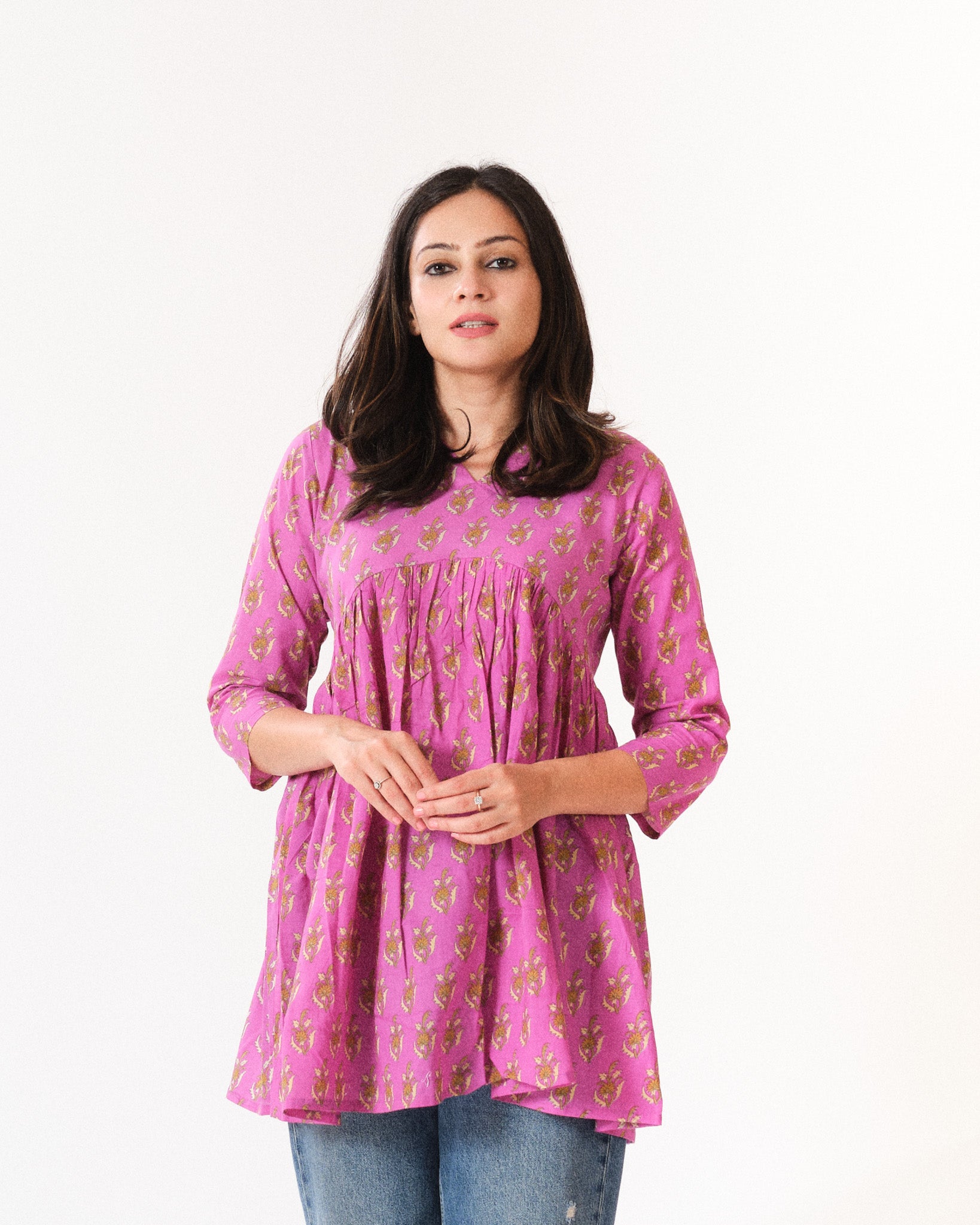 aashvi — short top