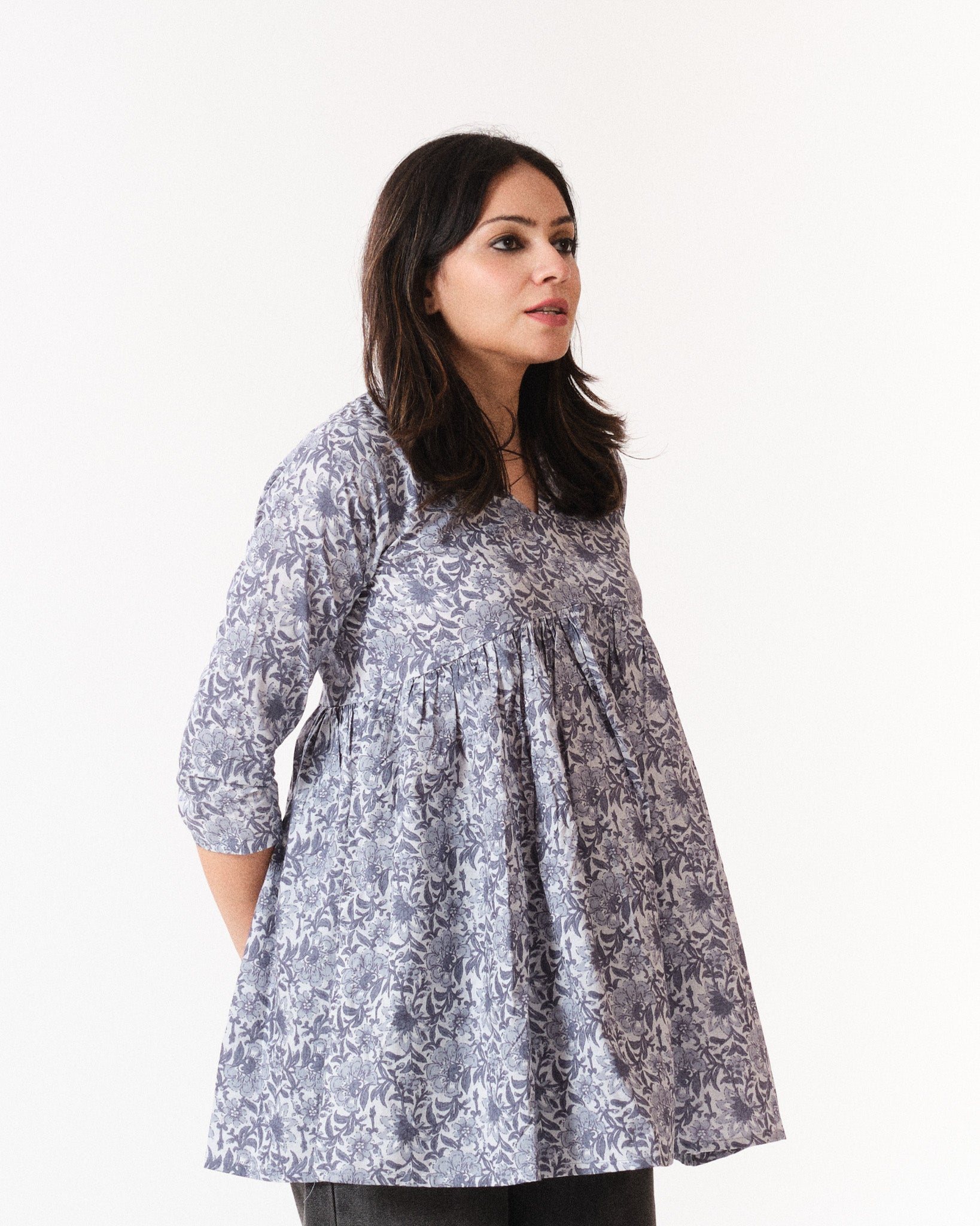 vedika — short top