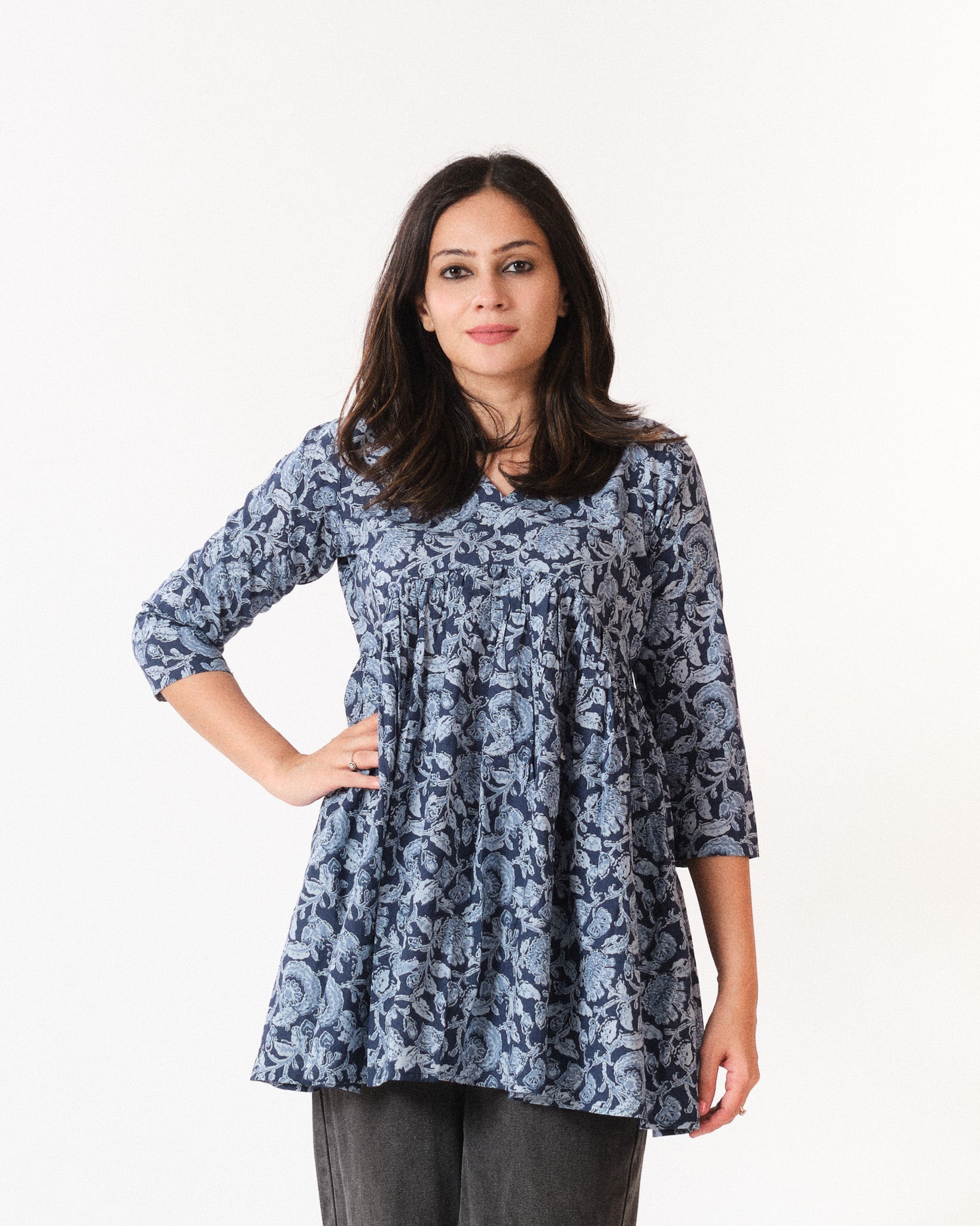 savya — short top