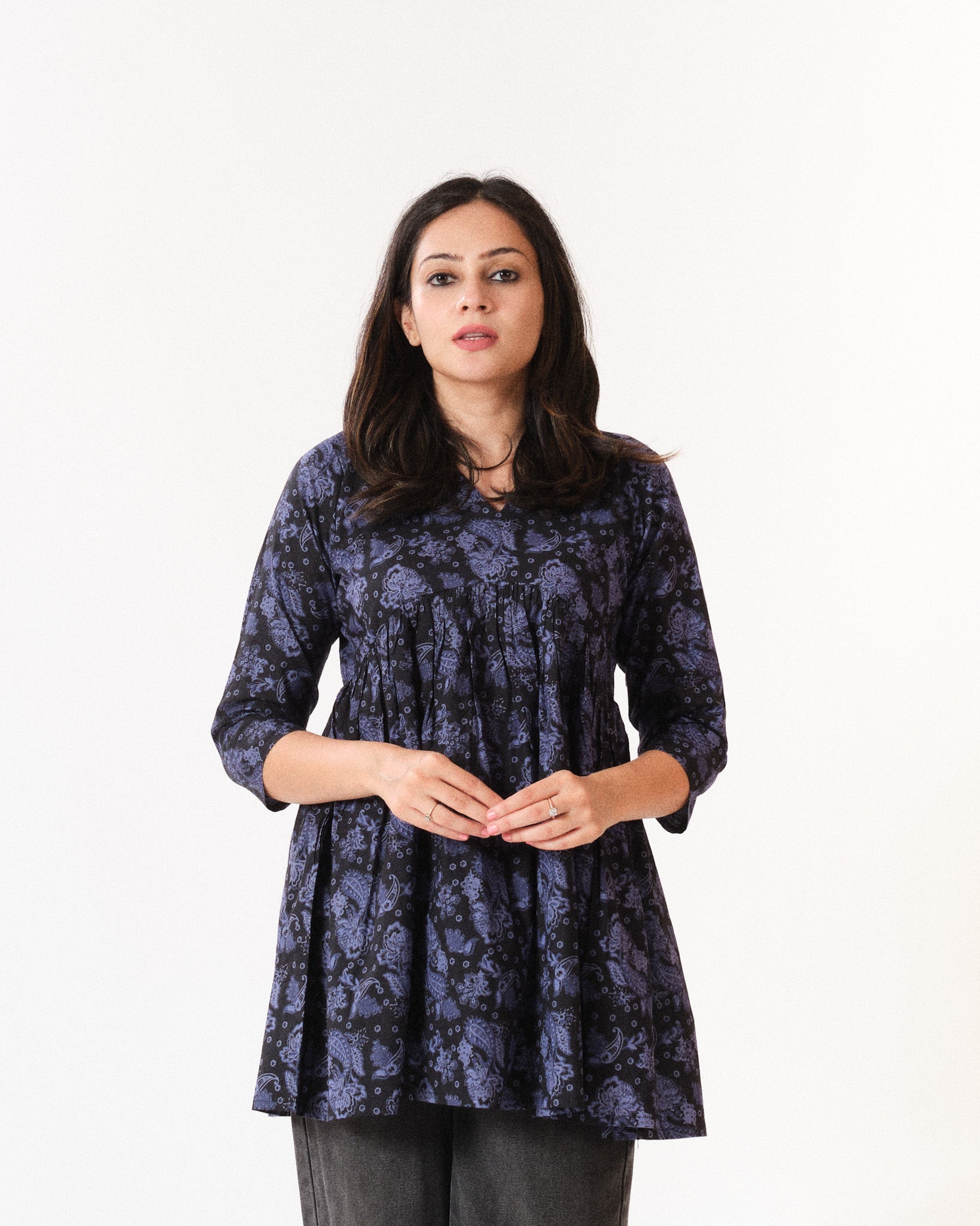 dhwani — short top