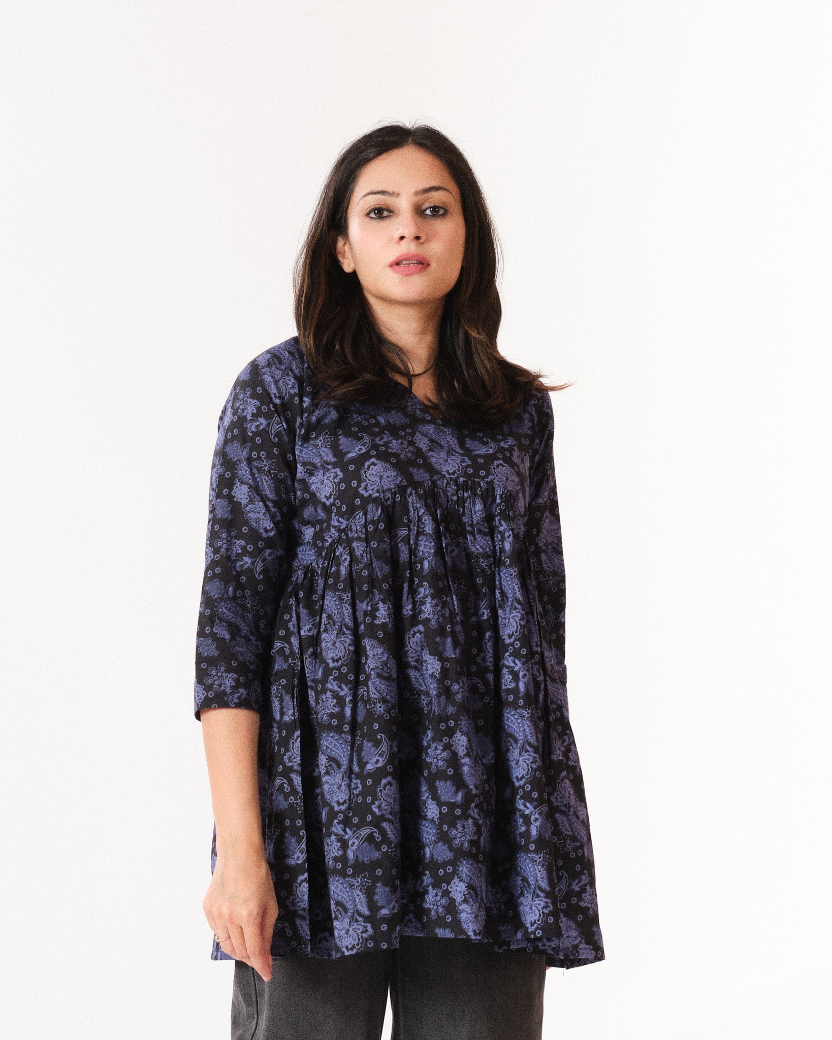 dhwani — short top
